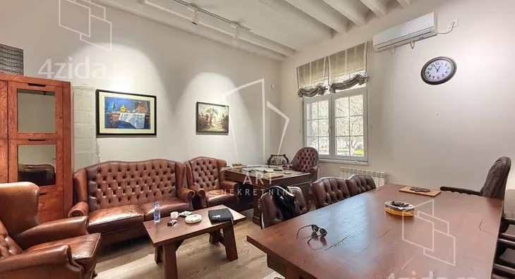 Petoiposoban stan | 4zida