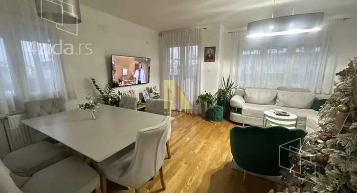 Petosoban stan | 4zida