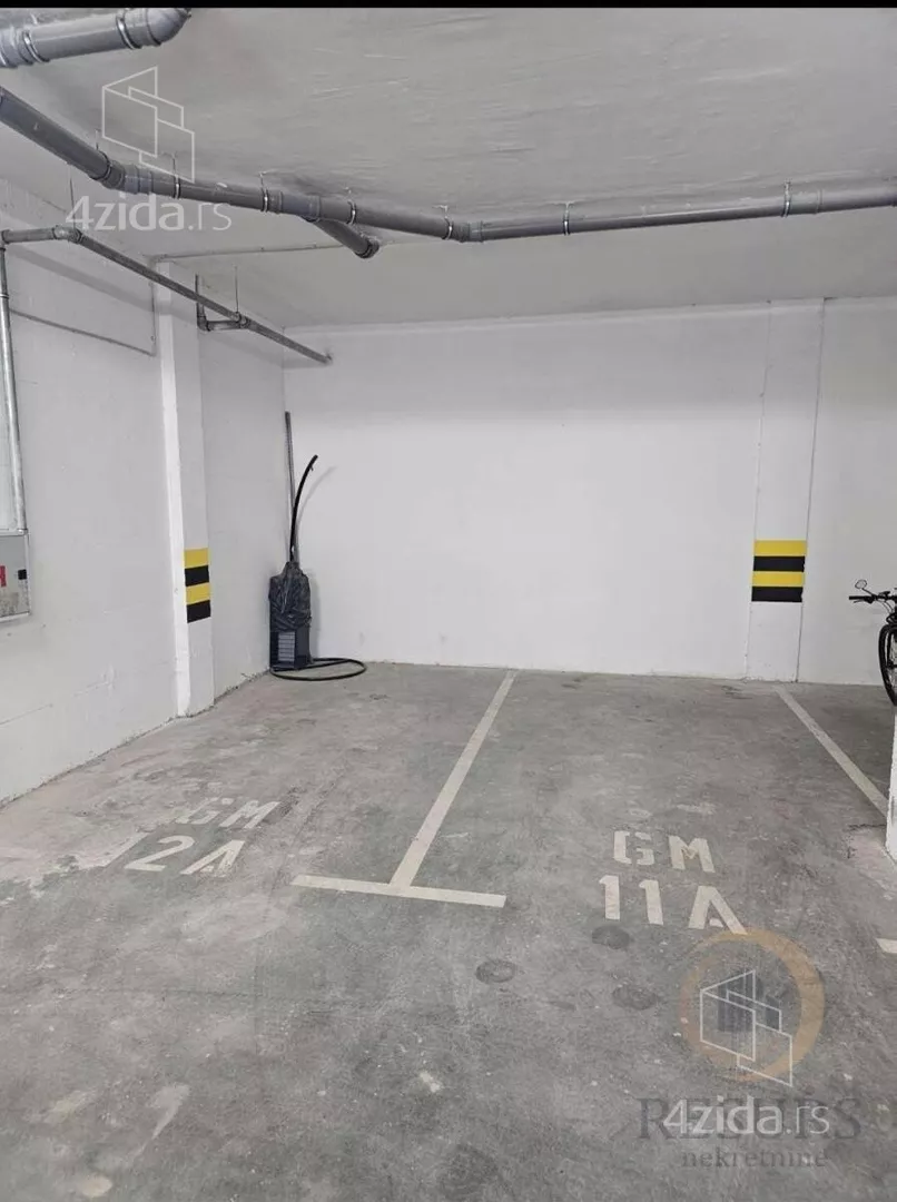 Garaža | 4zida