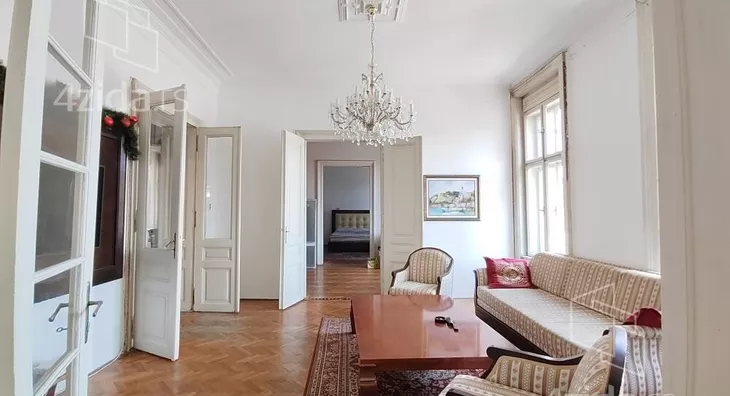 Šestosoban stan | 4zida