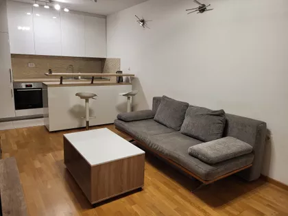 Heroja Pinkija 33 | 4zida.rs