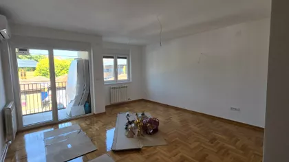 Pijačni Kej 5 | 4zida.rs
