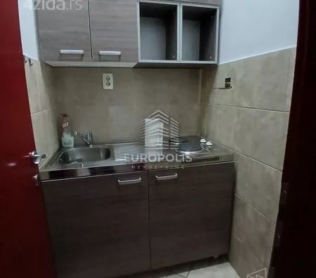 Lokal | 4zida