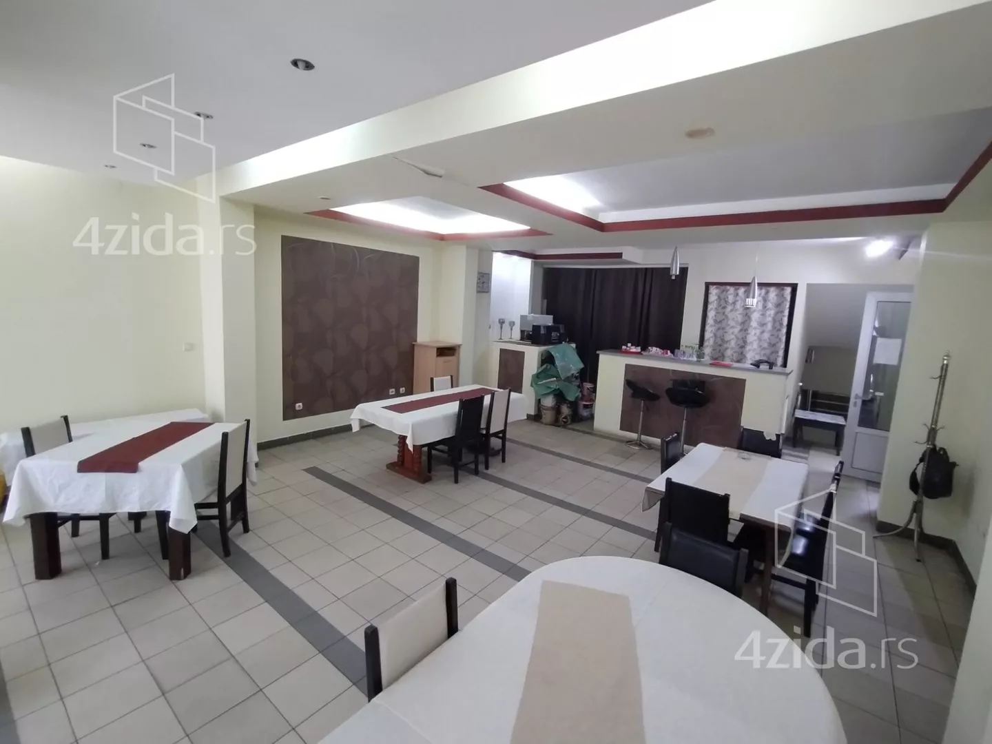 Lokal | 4zida