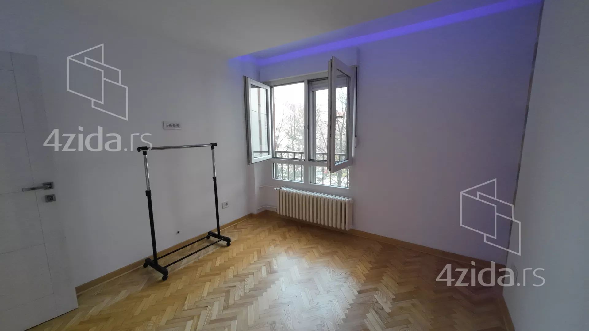 Četvoroiposoban stan | 4zida