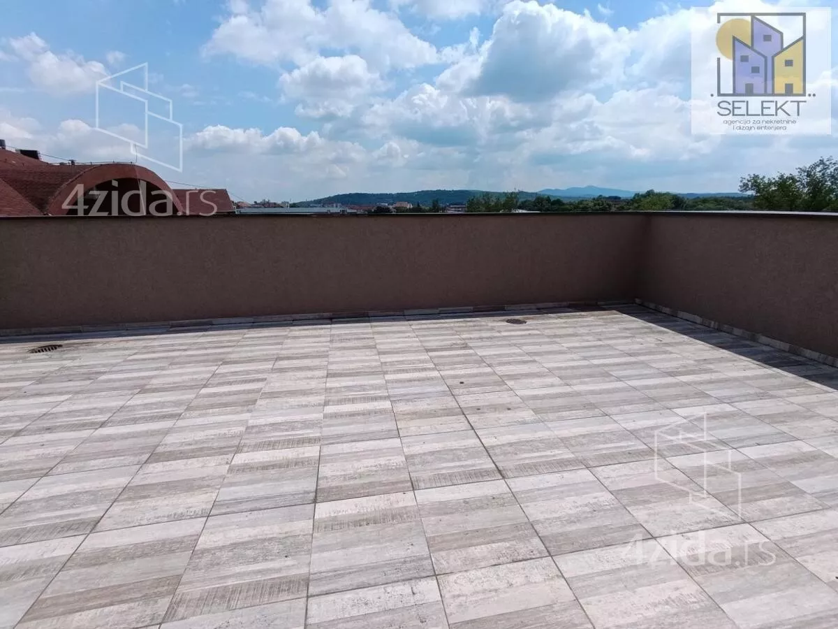 Četvorosoban stan | 4zida