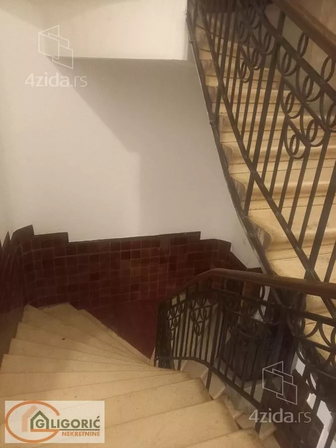 Šestosoban stan | 4zida