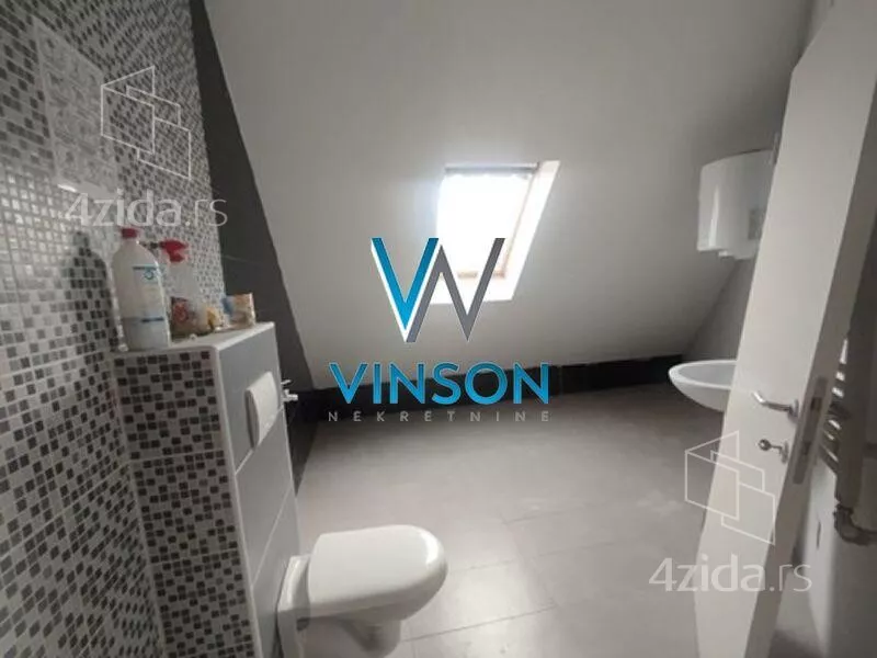 Četvoroiposoban stan | 4zida