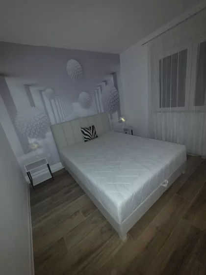 Lovćenska 8 | 4zida.rs