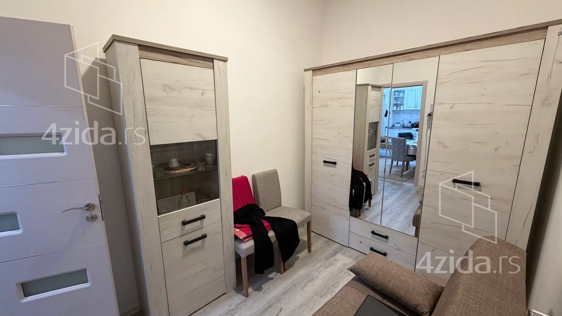 Dvoiposoban stan | 4zida