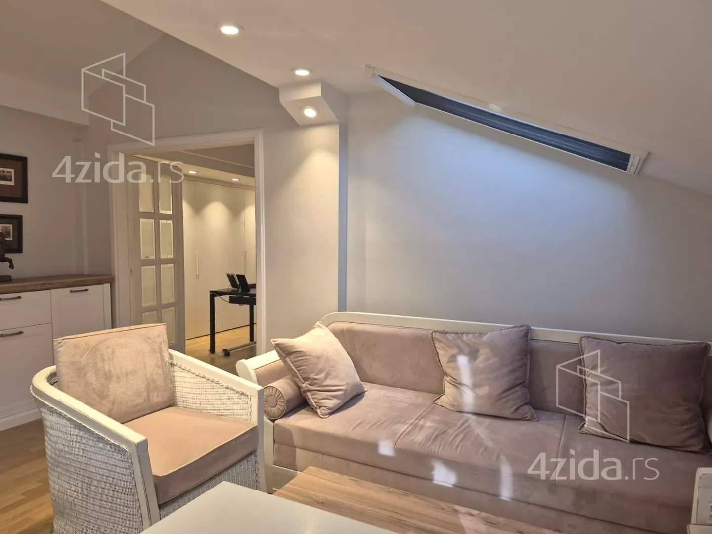 Četvoroiposoban stan | 4zida