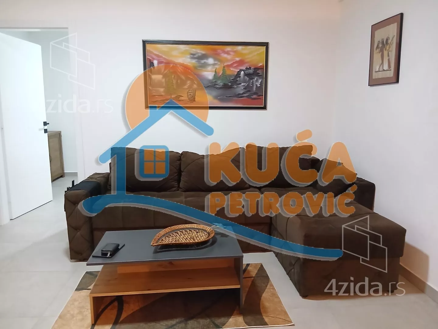 Jednoiposoban stan | 4zida