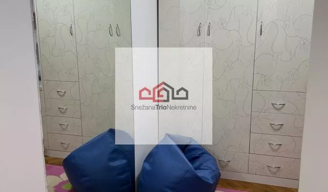 Četvoroiposoban stan | 4zida