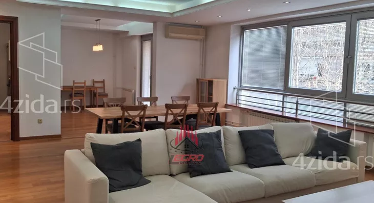 Petoiposoban stan | 4zida