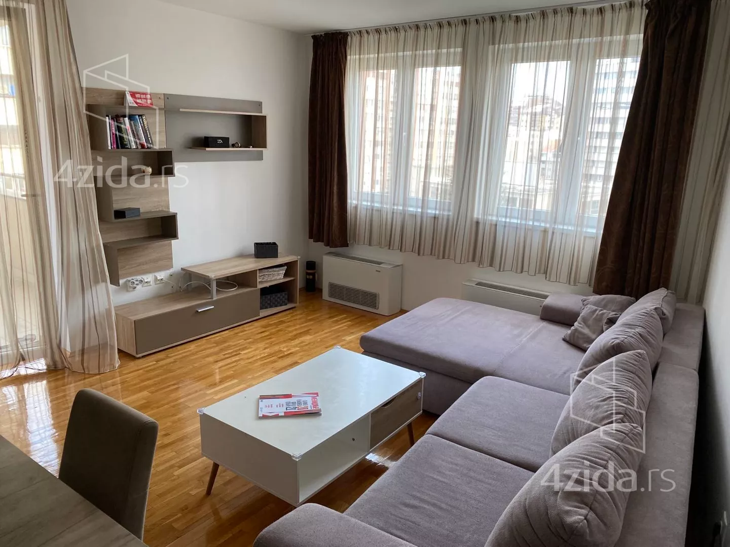Troiposoban stan | 4zida