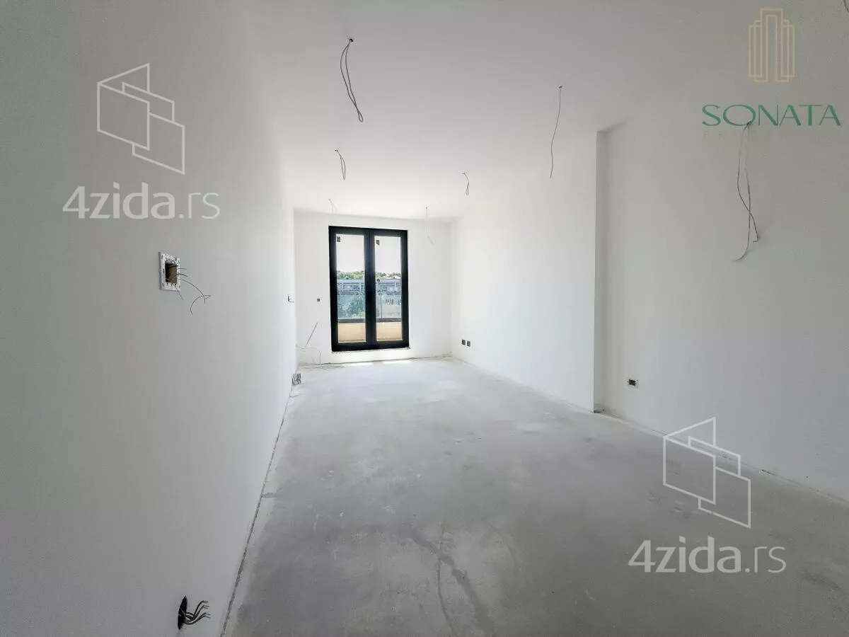 Šestosoban stan | 4zida