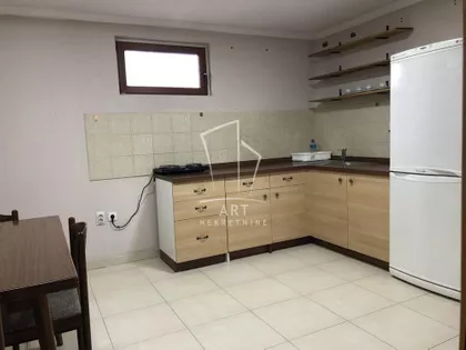 Sutjeska 8 | 4zida.rs