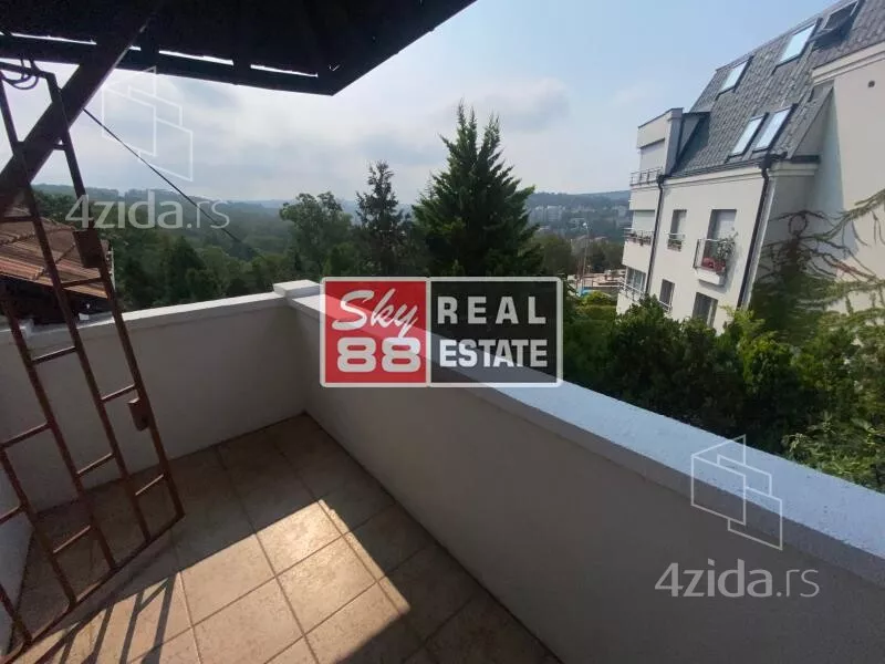 Šestosoban stan | 4zida