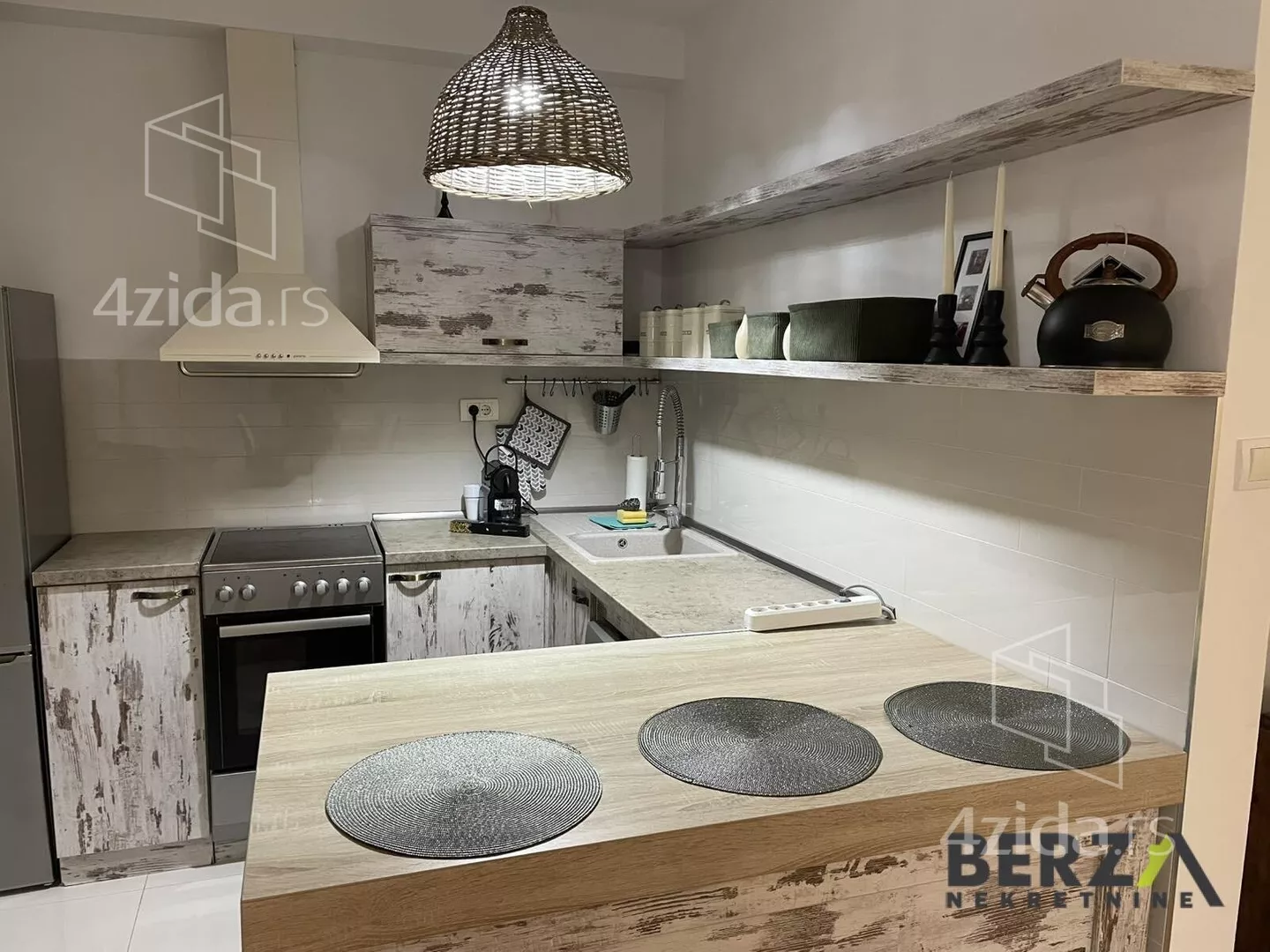 Petosoban stan | 4zida