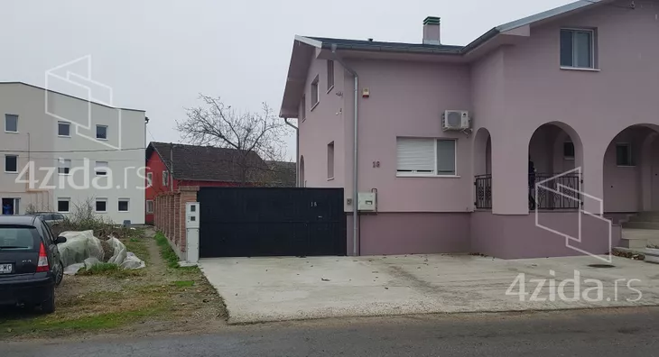 Poslovna zgrada | 4zida