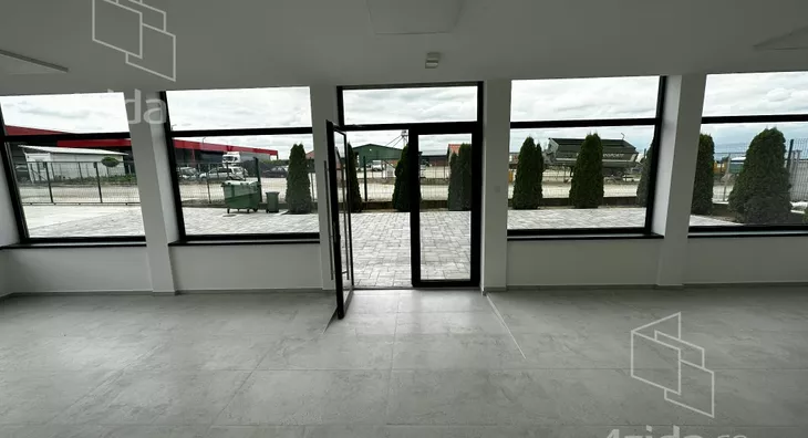 Poslovna zgrada | 4zida