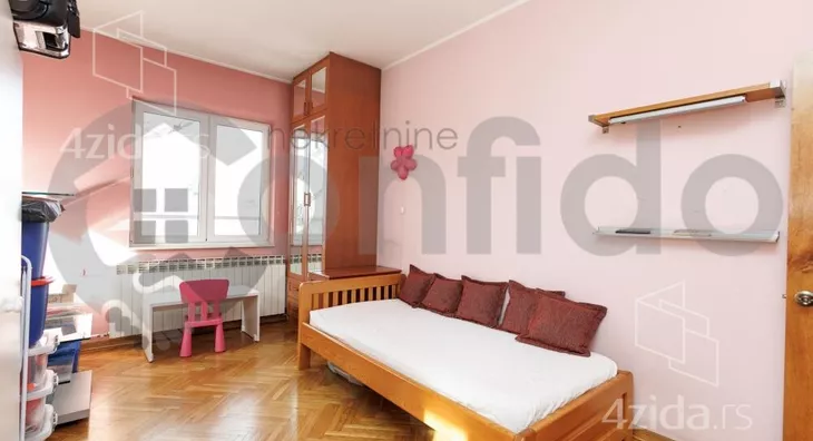 Petosoban stan | 4zida