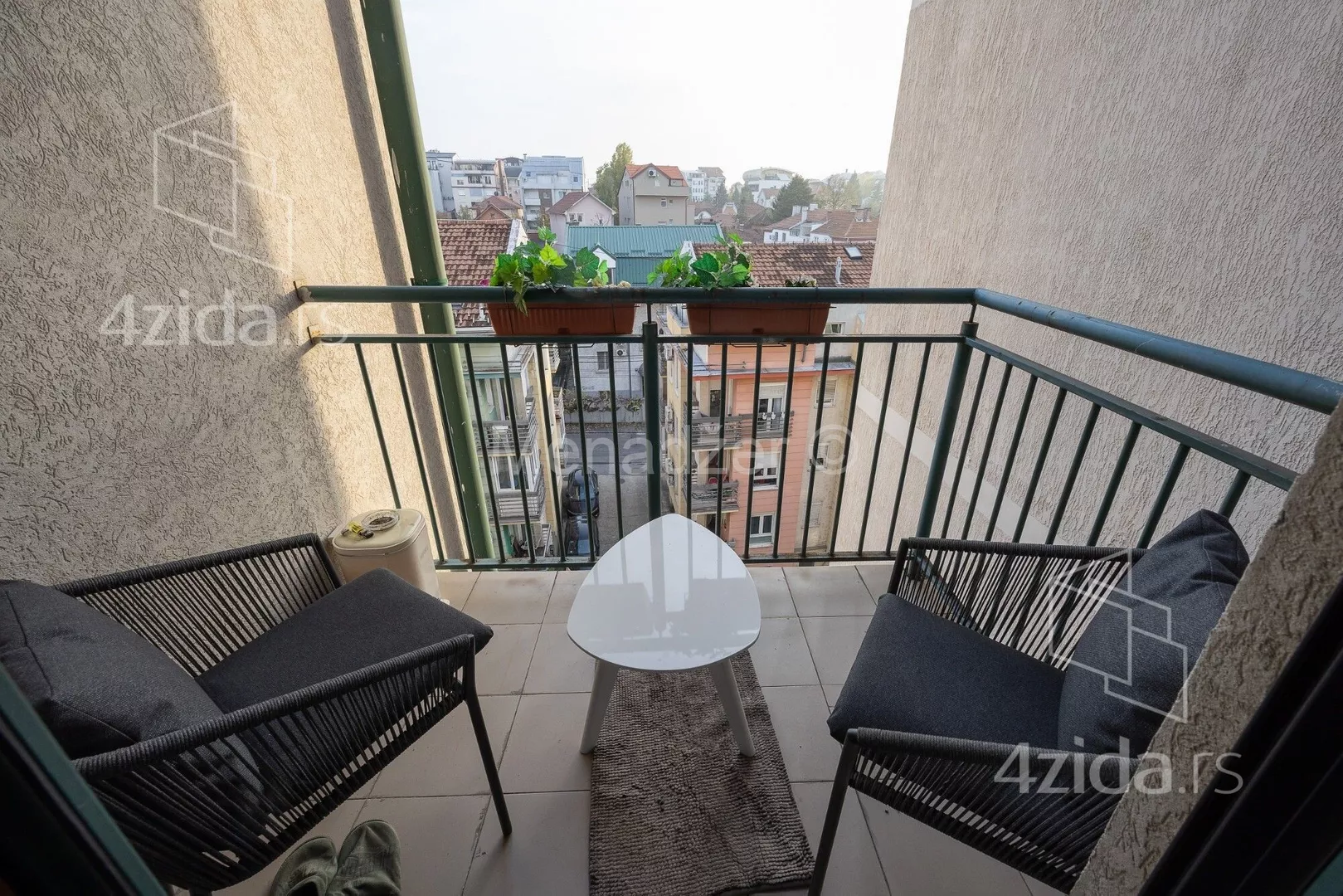 Dvoiposoban stan | 4zida