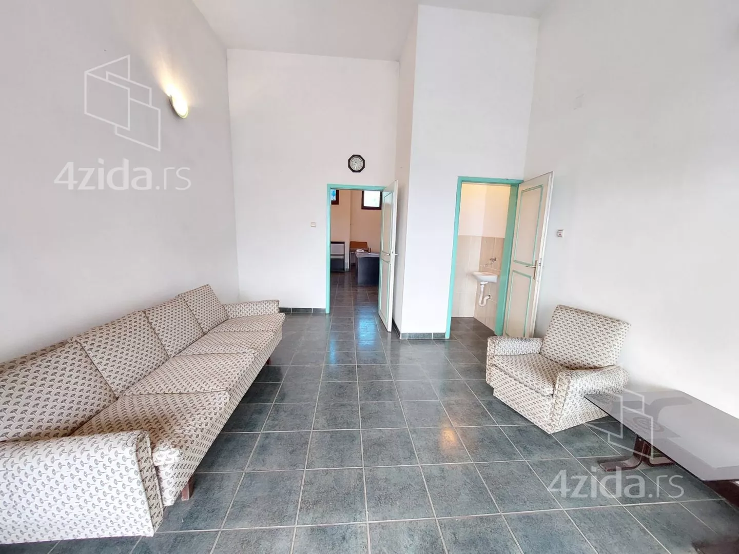 Lokal | 4zida