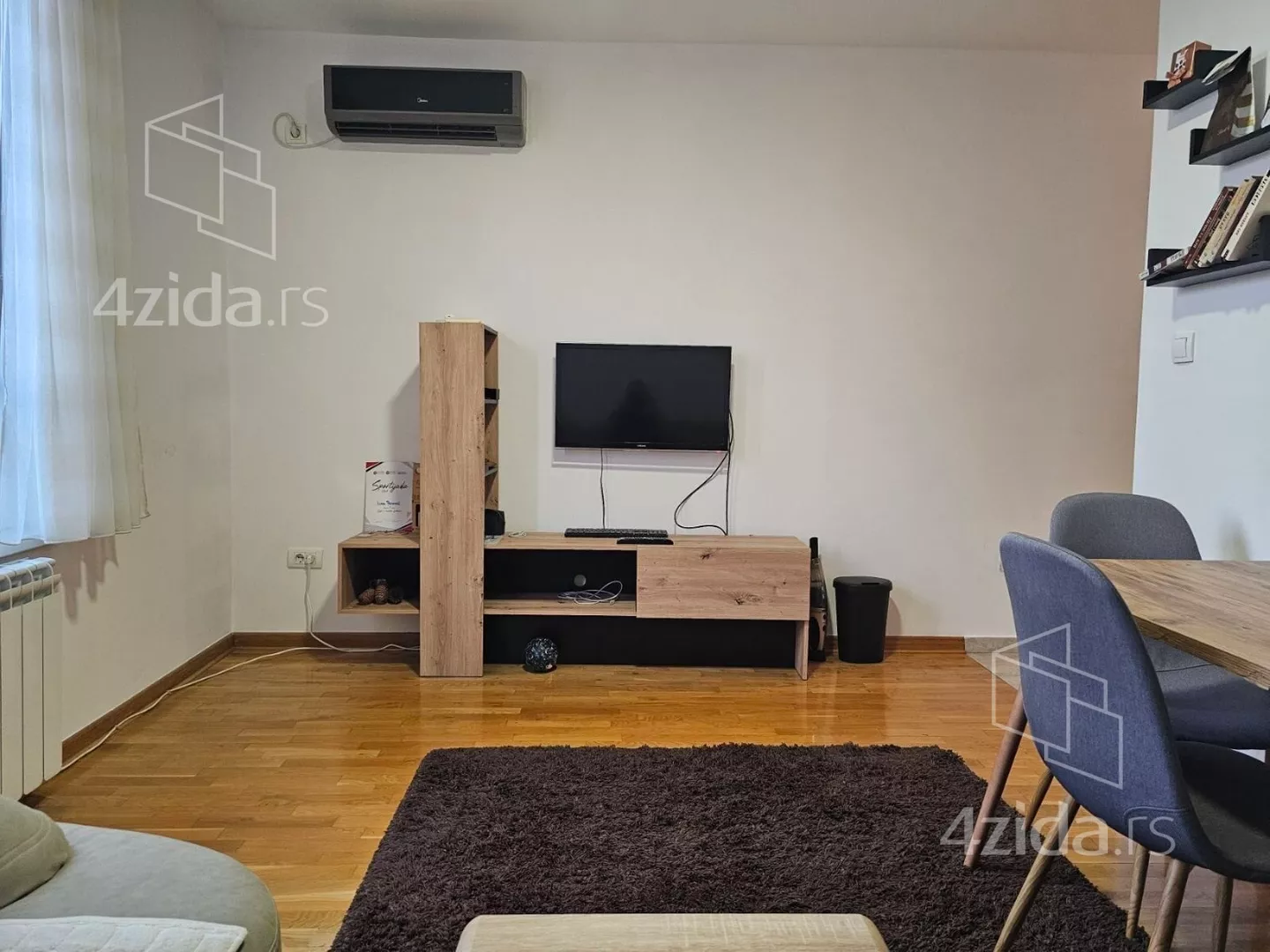 Dvoiposoban stan | 4zida