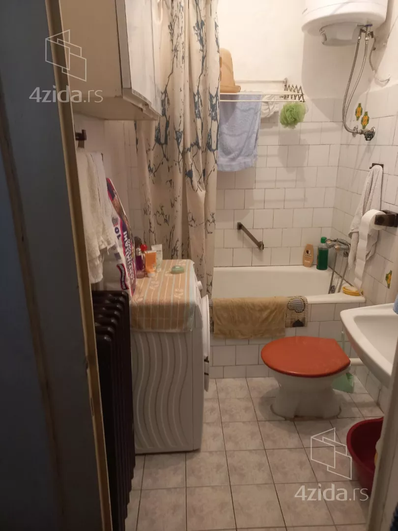 Petosoban stan | 4zida