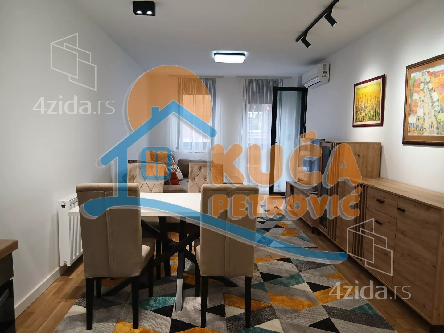 Jednoiposoban stan | 4zida