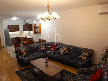 Tadije Sondermajera | 4zida.rs