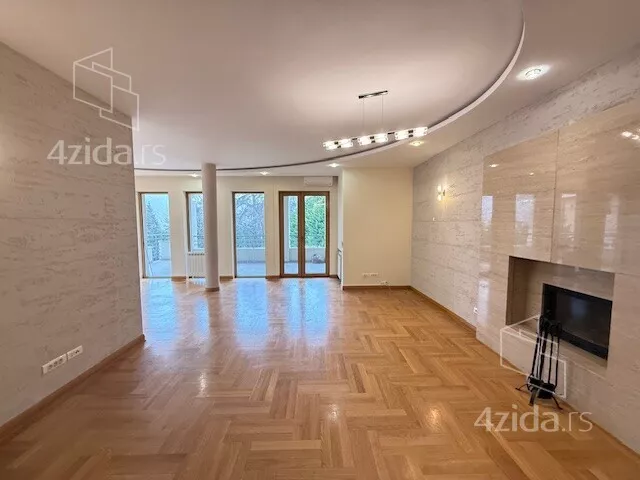 Šestosoban stan | 4zida