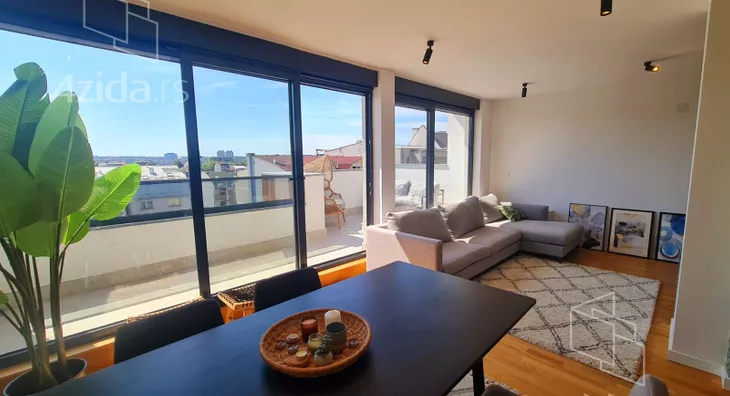 Šestosoban stan | 4zida