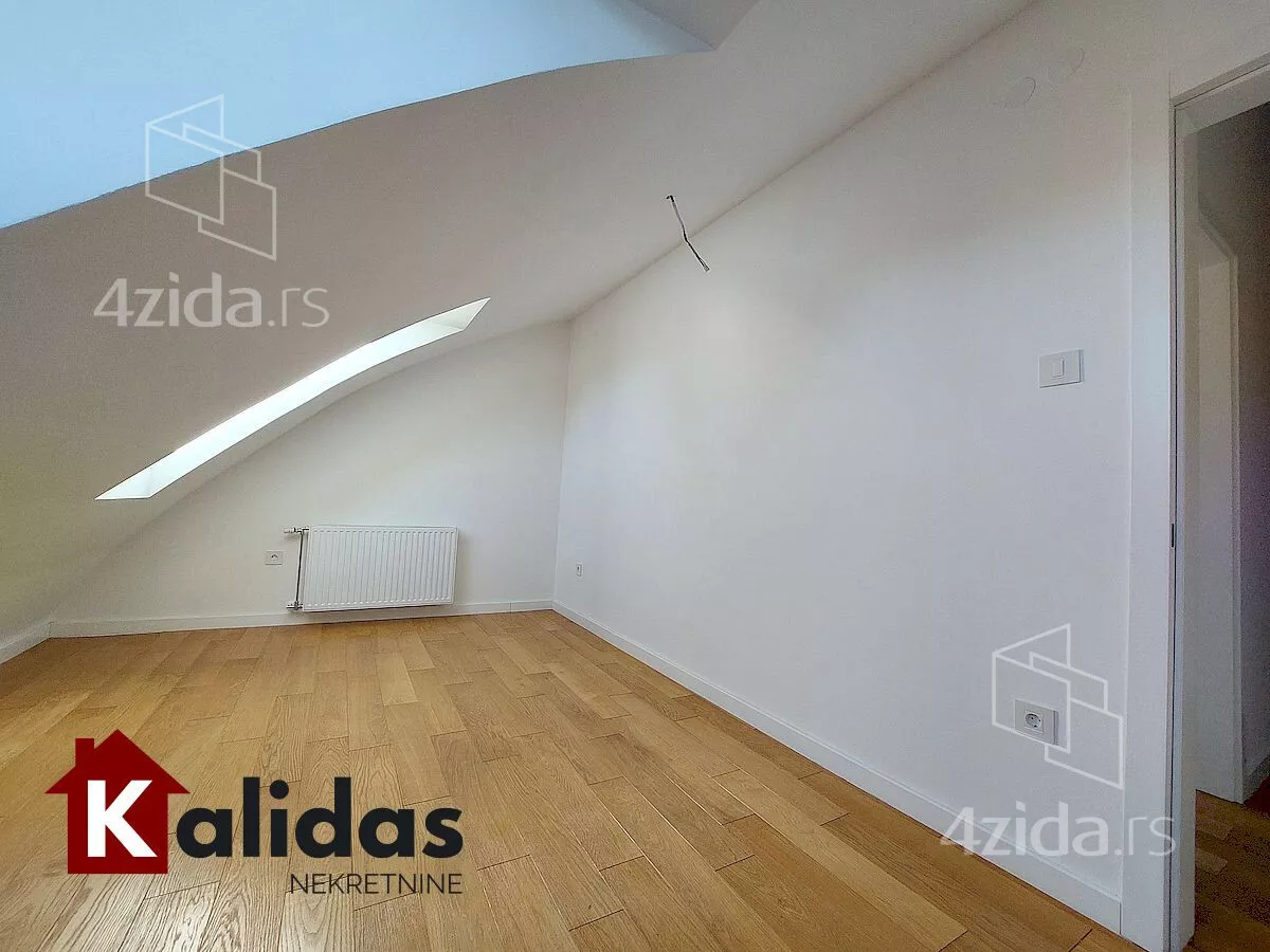 Petosoban stan | 4zida