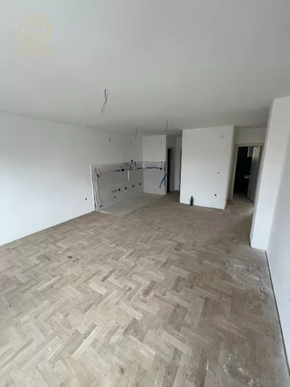 Ekonomski/Pravni Fakultet | 4zida.rs