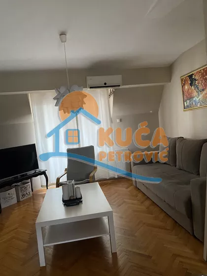 Nade Tomić | 4zida.rs