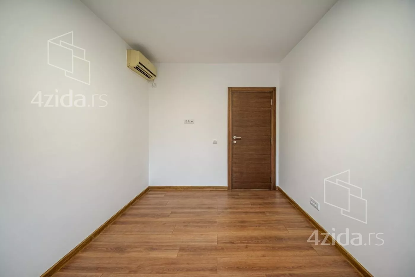 Četvoroiposoban stan | 4zida