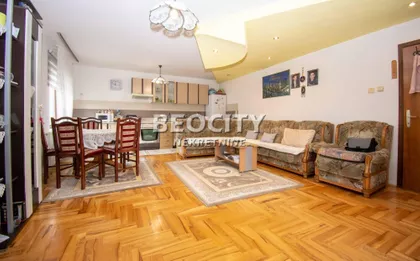 Petra Drapšina | 4zida.rs