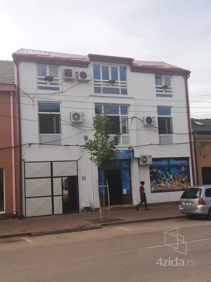 Lokal | 4zida