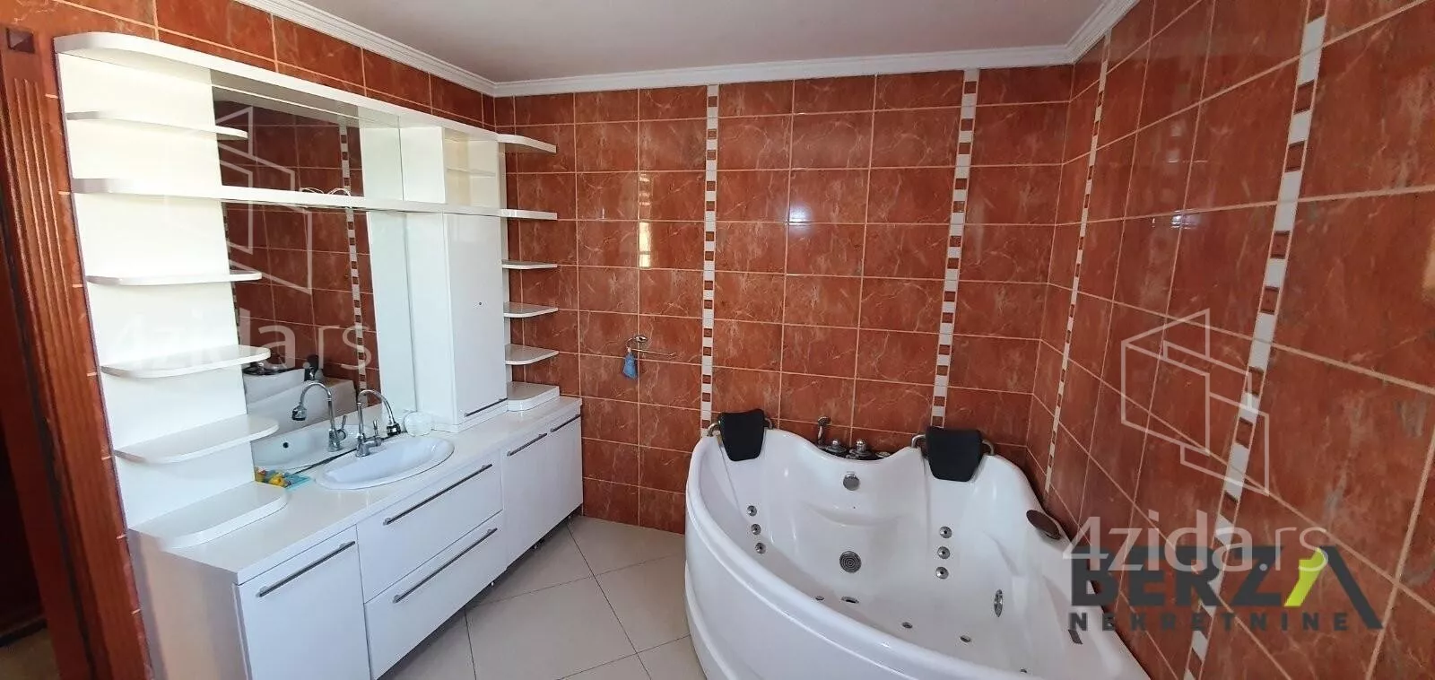 Šestosoban stan | 4zida