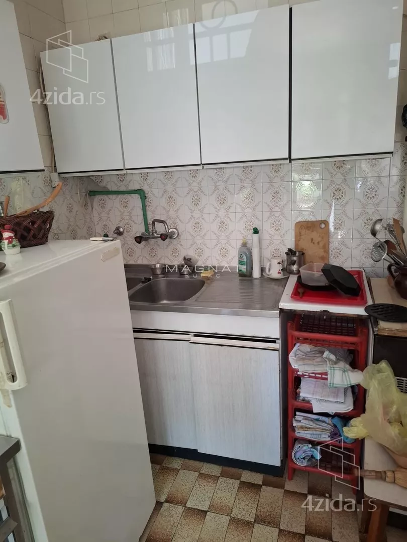 Četvoroiposoban stan | 4zida