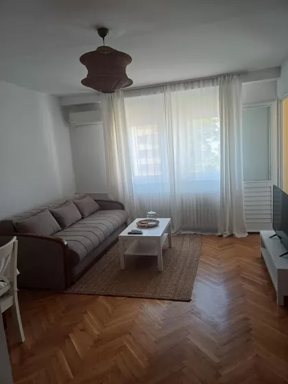 Ustanička | 4zida.rs