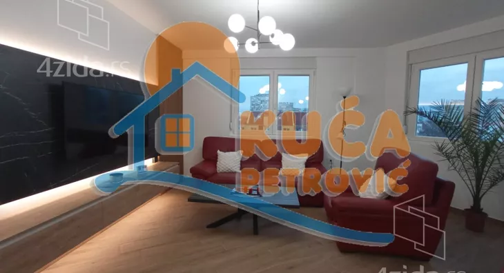 Troiposoban stan | 4zida