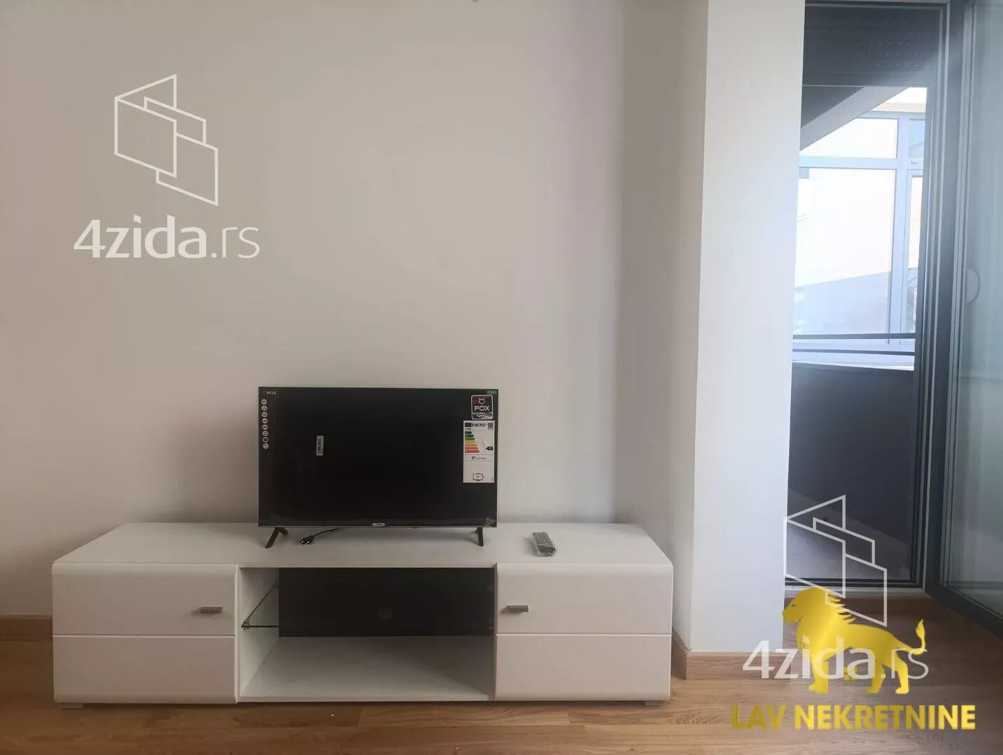 Jednoiposoban stan | 4zida