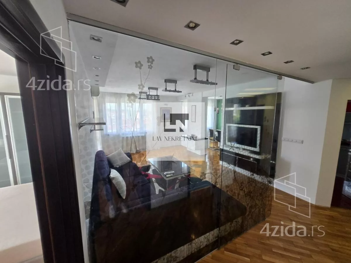 Troiposoban stan | 4zida