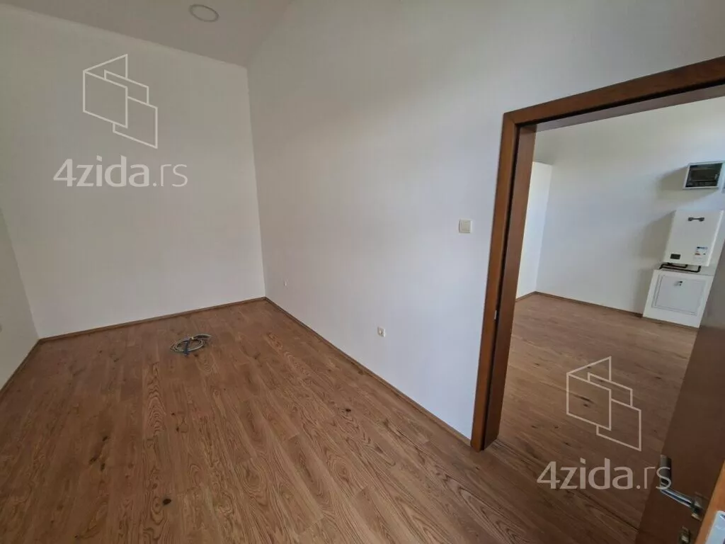 Lokal | 4zida