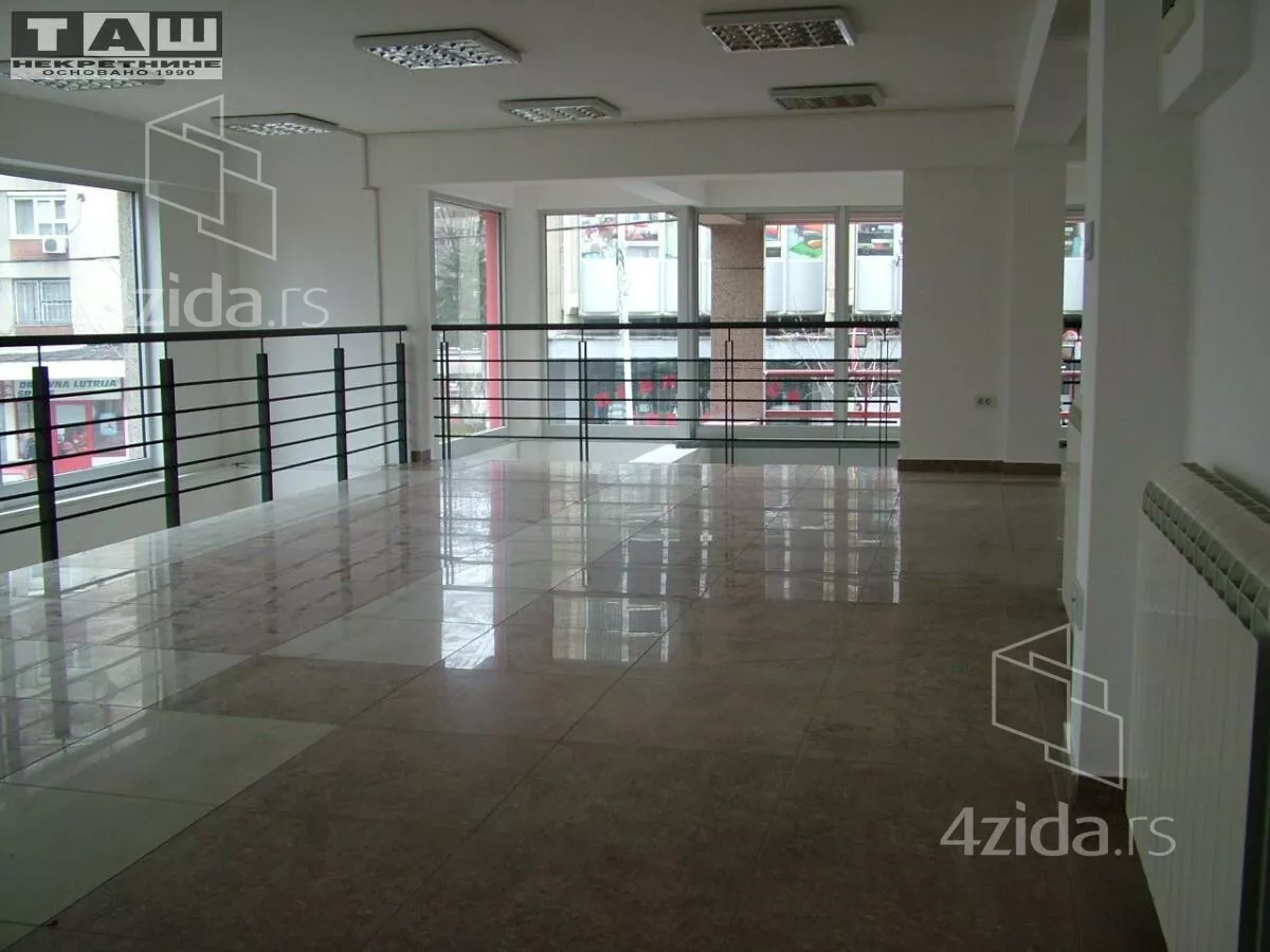 Poslovni prostor | 4zida
