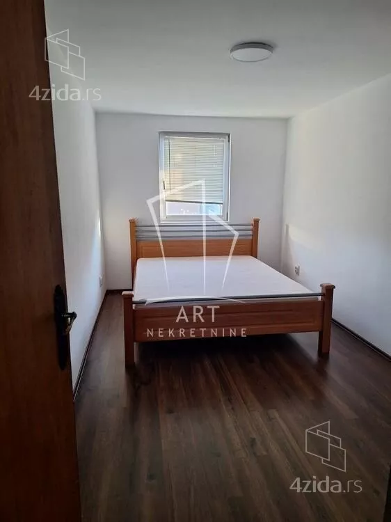 Četvoroiposoban stan | 4zida