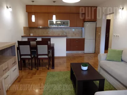 DEDINJE BELI DVOR | 4zida.rs